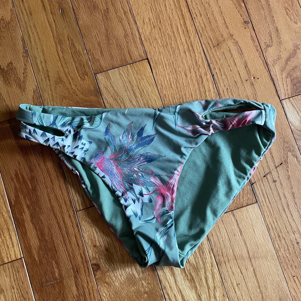 Green floral Roxy bikini bottoms moderate coverage
